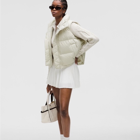 Wunder Puff Cropped Vest - Picture 2 of 11